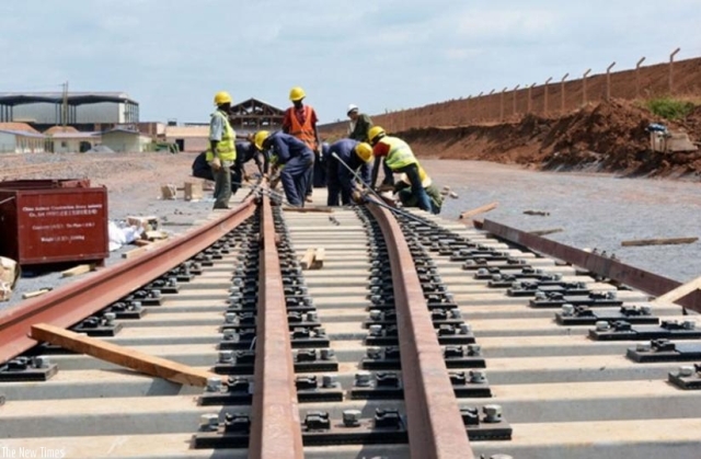 Cura del ferro per Dar es Salaam