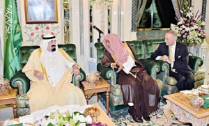 Re Abdullah istituisce 11 nuovi centri di ricerca presso altrettante università saudite