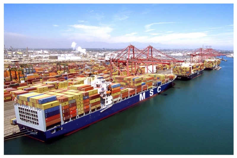 Il blocco del Canale di Suez crea ancora disagi al trasporto globale