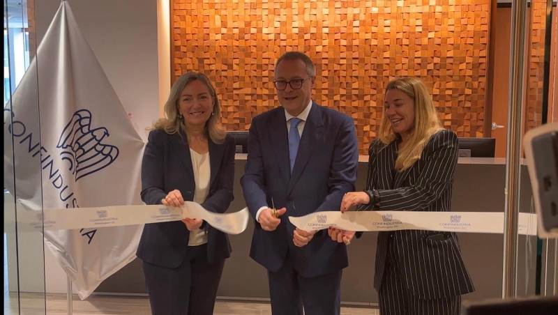 LAmbasciatrice Mariangela Zappia e il Presidente di Confindustria Carlo Bonomi inaugurano i nuovi uffici di Confindustria a Washington DC.