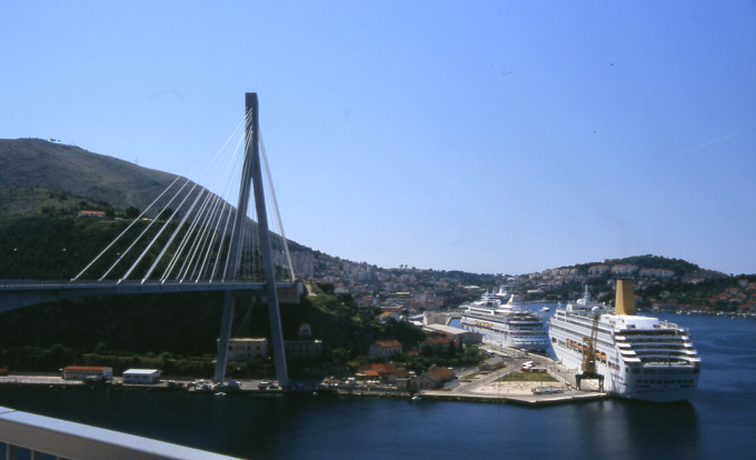 Francesi investono 93,7 milioni di euro nel porto di Gruz