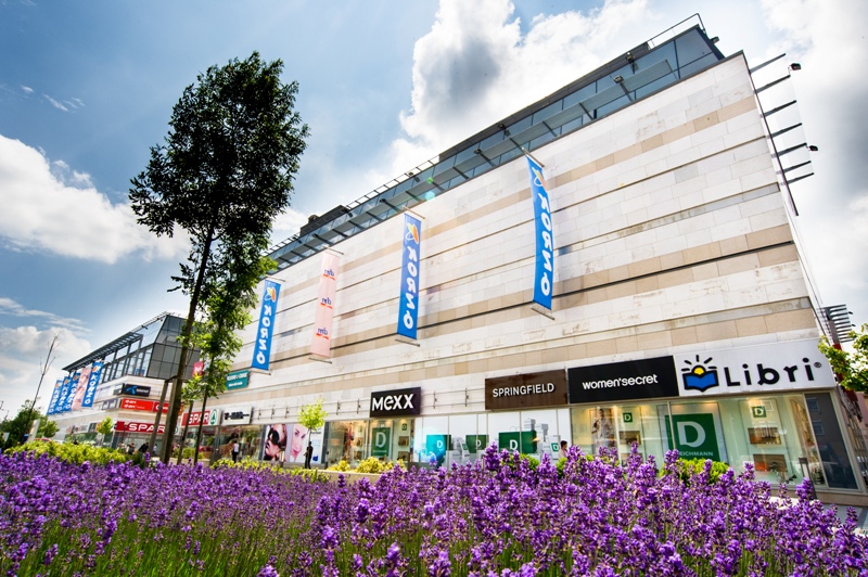 NUOVO CENTRO COMMERCIALE A BUDA