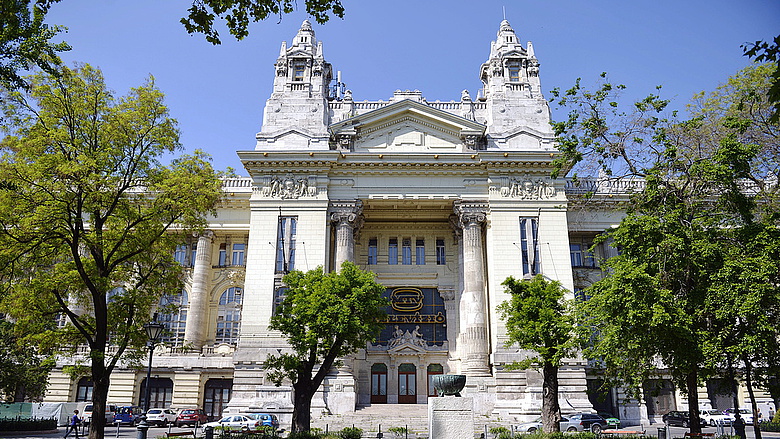 INIZIA IL RINNOVO DEL PALAZZO DELLA BORSA