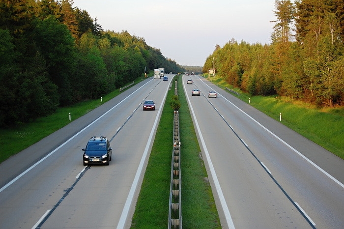 SVILUPPO INFRASTRUTTURE VERSO I CONFINI