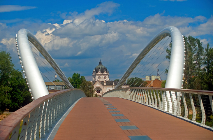 NUOVO PONTE SUL TISZA PROGETTATO A SZOLNOK